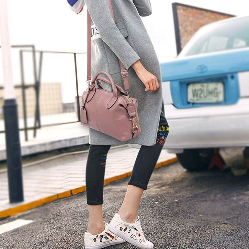 [オフィシャル] ボストン革ハンドバッグ、優雅で軽い、自由に出かける、春のコーディネートに向けて、活躍できる人気の4色展開。【着払い】