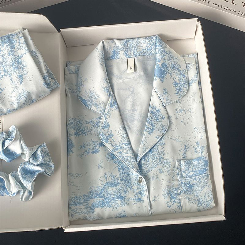 シルクパジャマセット