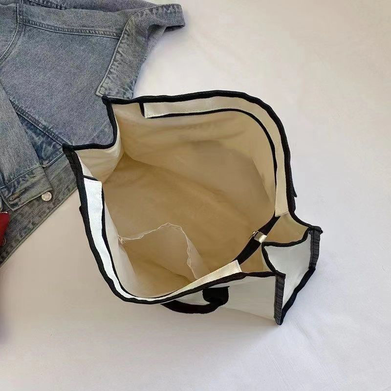 トレンディ エンボス ラージバッグ