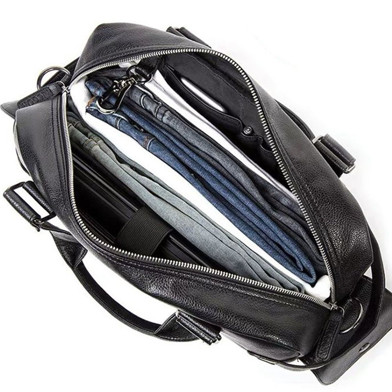 大容量の旅行バッグ